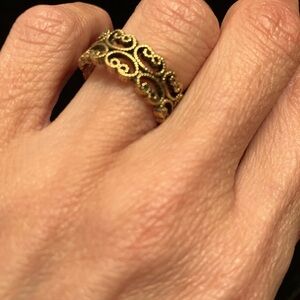 New Gold Filigree Ring in Box. Gorgeous